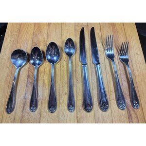 Reed & Barton Ribbon Crest Stainless Steel Flatware Set of 8